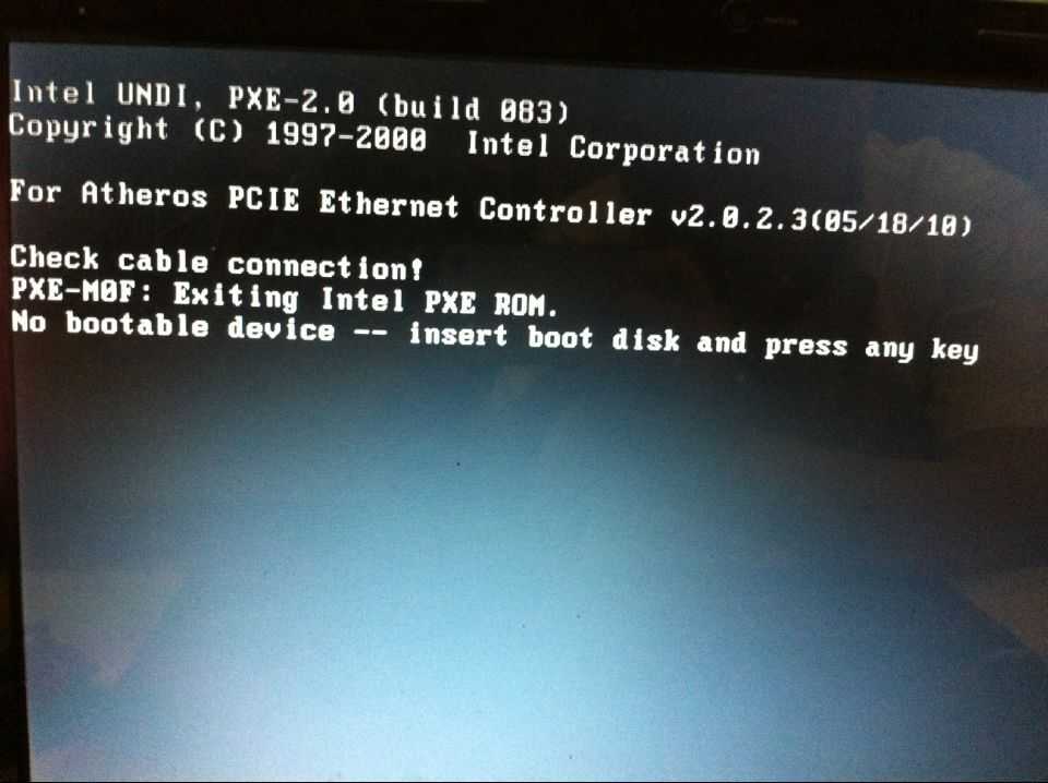 Ноут не включается экран. Черный экран на ноутбуке при включении с надписями. На ноутбуке Intel Undi PXE 2. Ошибка видеокарты при включении ноутбука. При включении ноутбука черный экран Boot device.