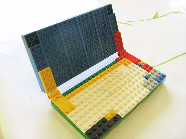 Конструктор компьютера. Ноутбук из лего. Подставка для ноутбука из лего. Планшет из лего. Подставка для планшета из лего.