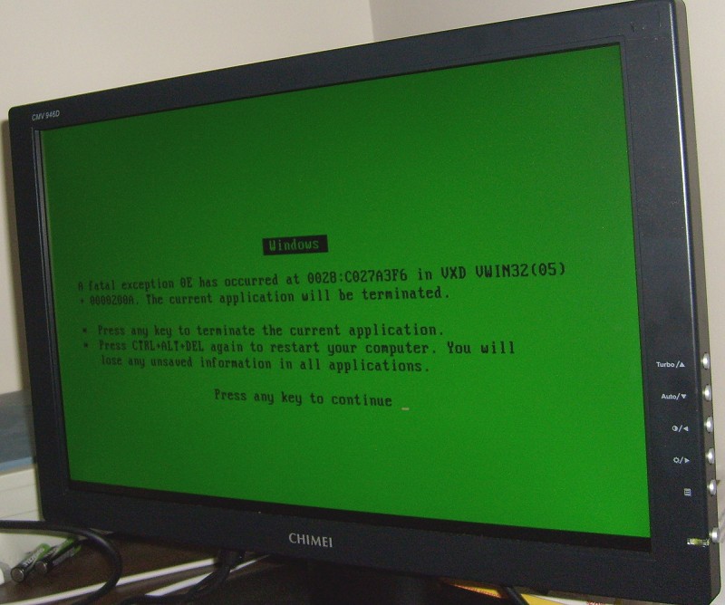 Зеленый экран при включении. Экран смерти. Зеленый экран смерти. Зелёный экран смерти в Windows. Салатовый экран смерти.