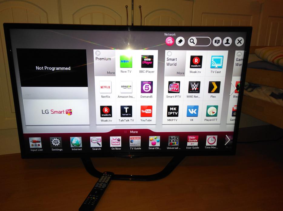 Телевизор lg умный дом. Телевизор LG 42 Smart TV. Smart TV LG 82см. Телевизор LG 32ln570v. LG телевизор смарт input list.