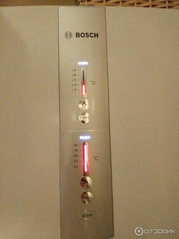 Горит аларм. Бош холодильник Аларм индикатор. Холодильник Bosch кнопка Alarm. Холодильник бош сигнал Alarm. Холодильник бош мигает индикатор.