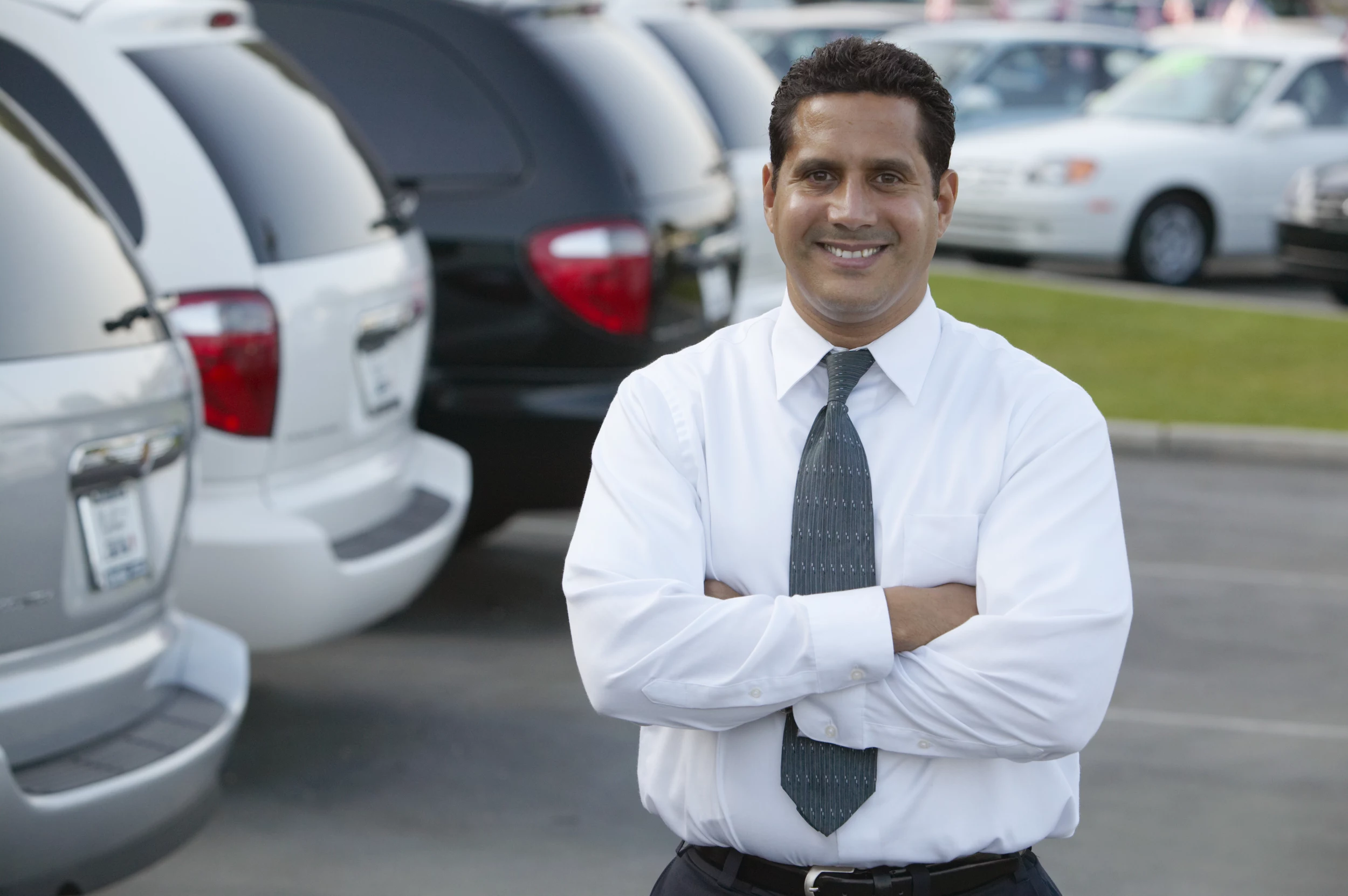 Фото качества. Менеджер по продажам авто. Car Salesman. Машины финансистов. Качество фото.