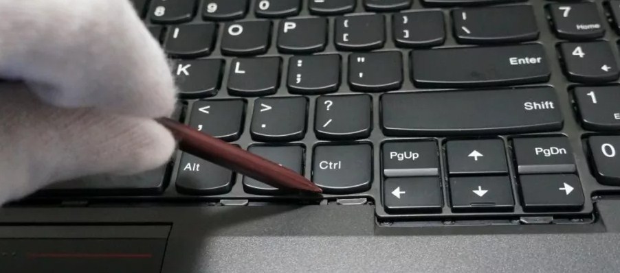 Не работает клавиатура на ноутбуке. Не срабатывают клавиши на ноутбуке. Не нажимаются клавиши на ноуте. Не нажимаются кнопки на клавиатуре ноутбука. Кнопка автонастройки ноут.
