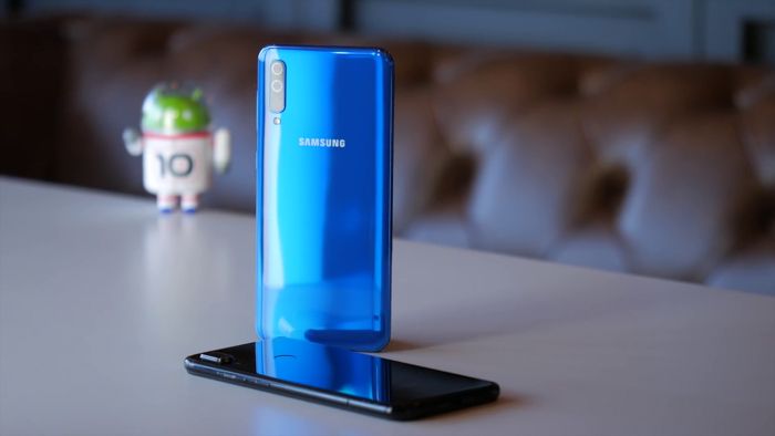 Samsung Galaxy A50 или Xiaomi Mi 9 SE: какой смартфон купить? – фото 18