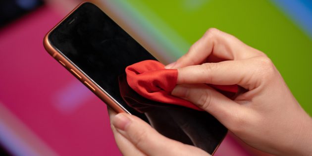 Как наклеить плёнку на телефон