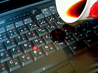 залита клавиатура ноутбука