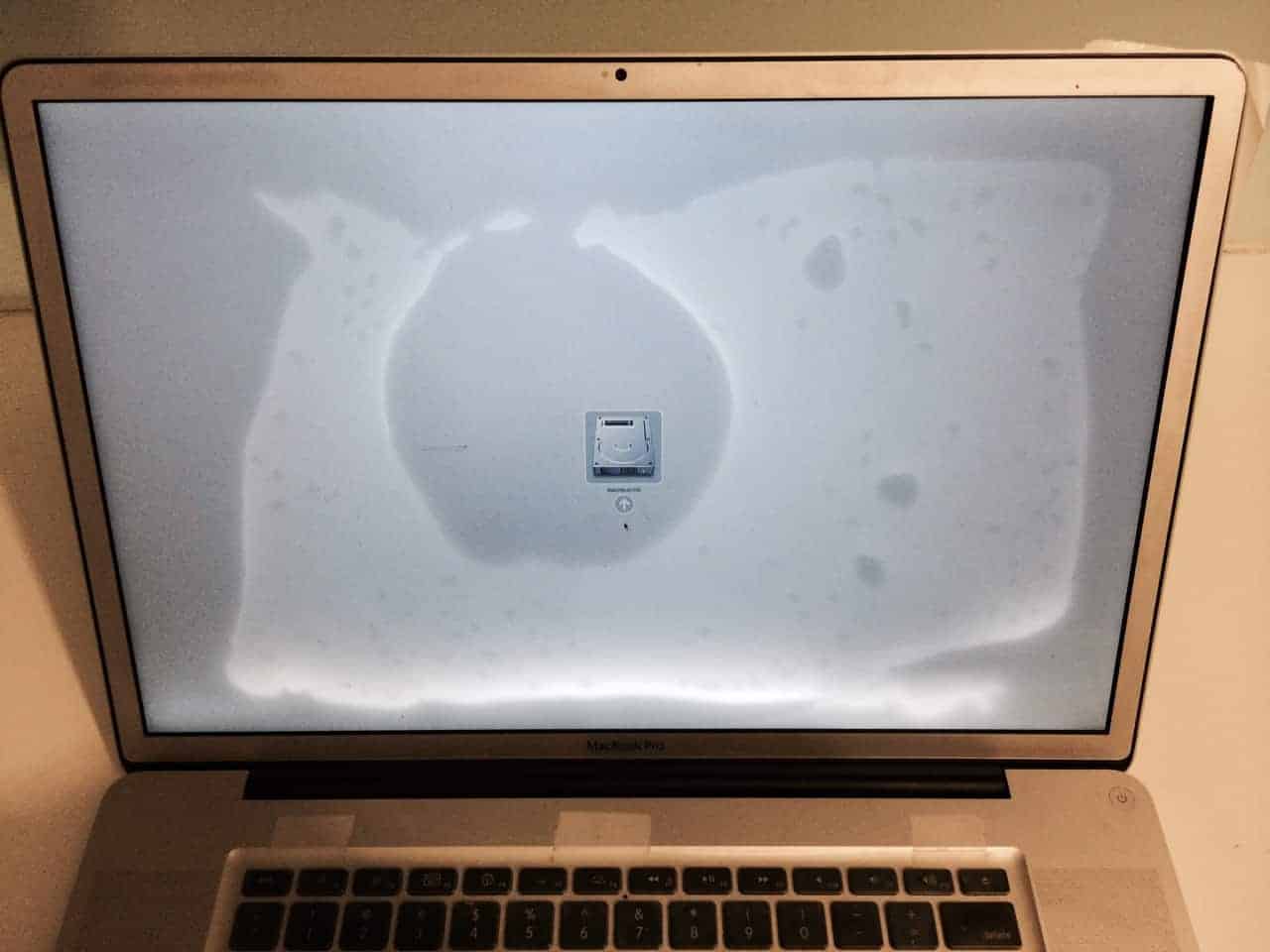 На ноутбук попала вода что делать