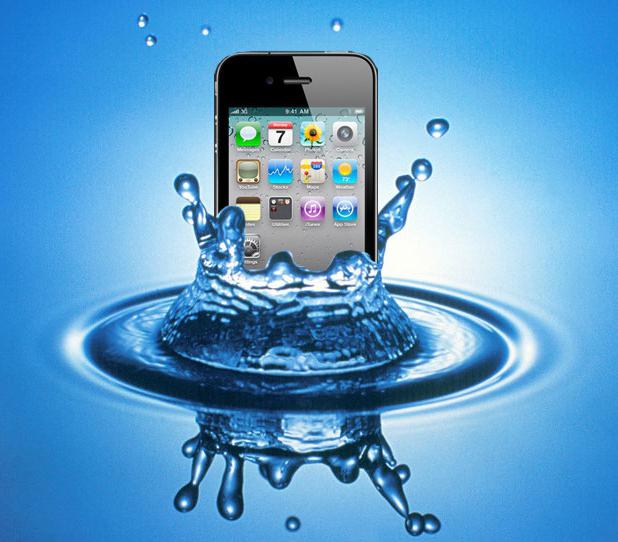 Что делать, если iPhone упал в воду?