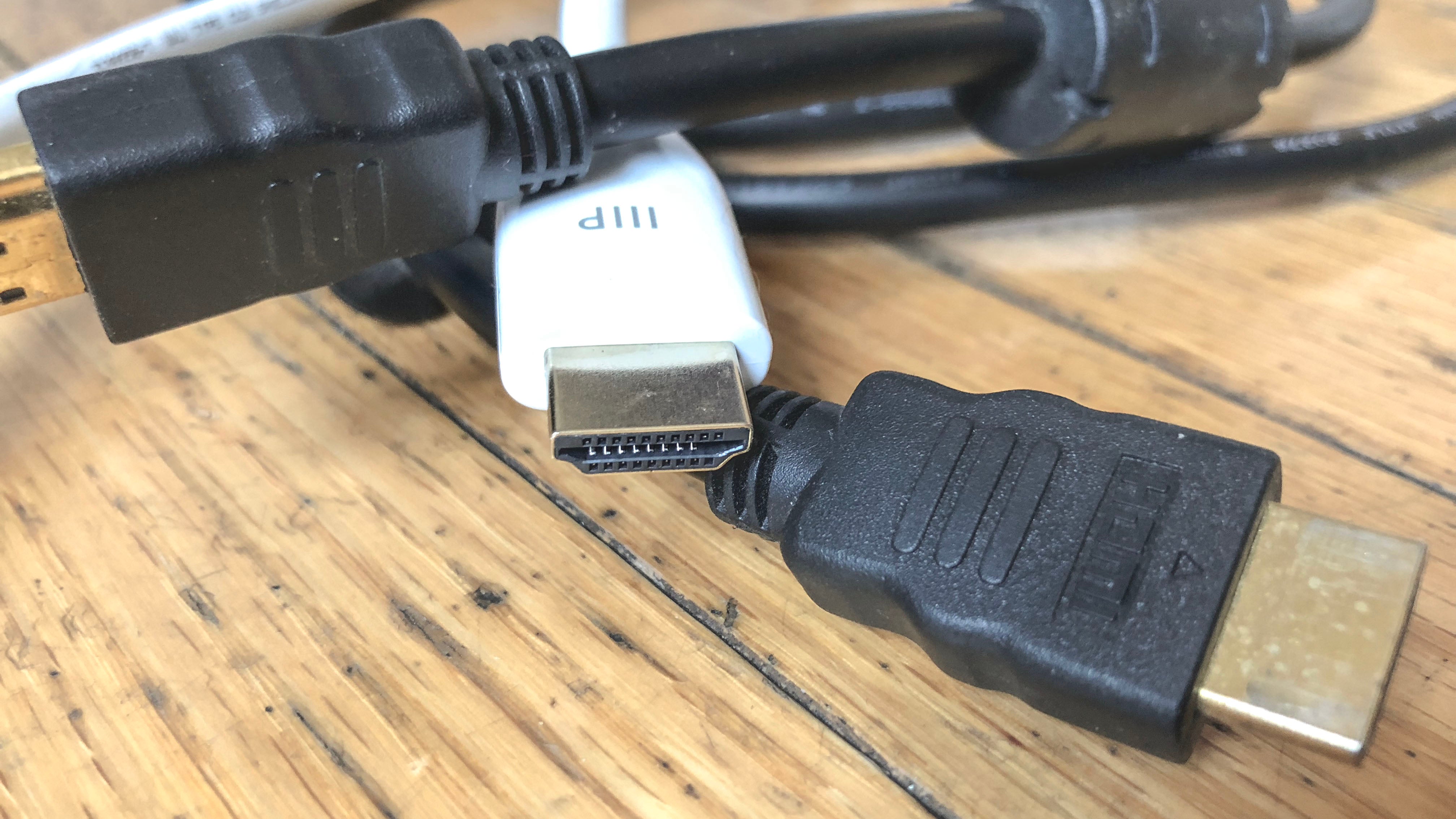 Без hdmi. HDMI-кабель Supra HDMI-HDMI AOC 4k/HDR 30m. Hdmi1 UART. Сломанный HDMI кабель. HDMI на шланг.