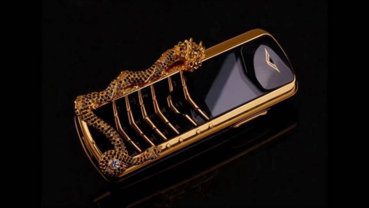 Самые дорогие телефоны фото. Vertu Boucheron Cobra. Vertu Signature Boucheron Cobra. Верту золотой с бриллиантами. Самый дорогой телефон.