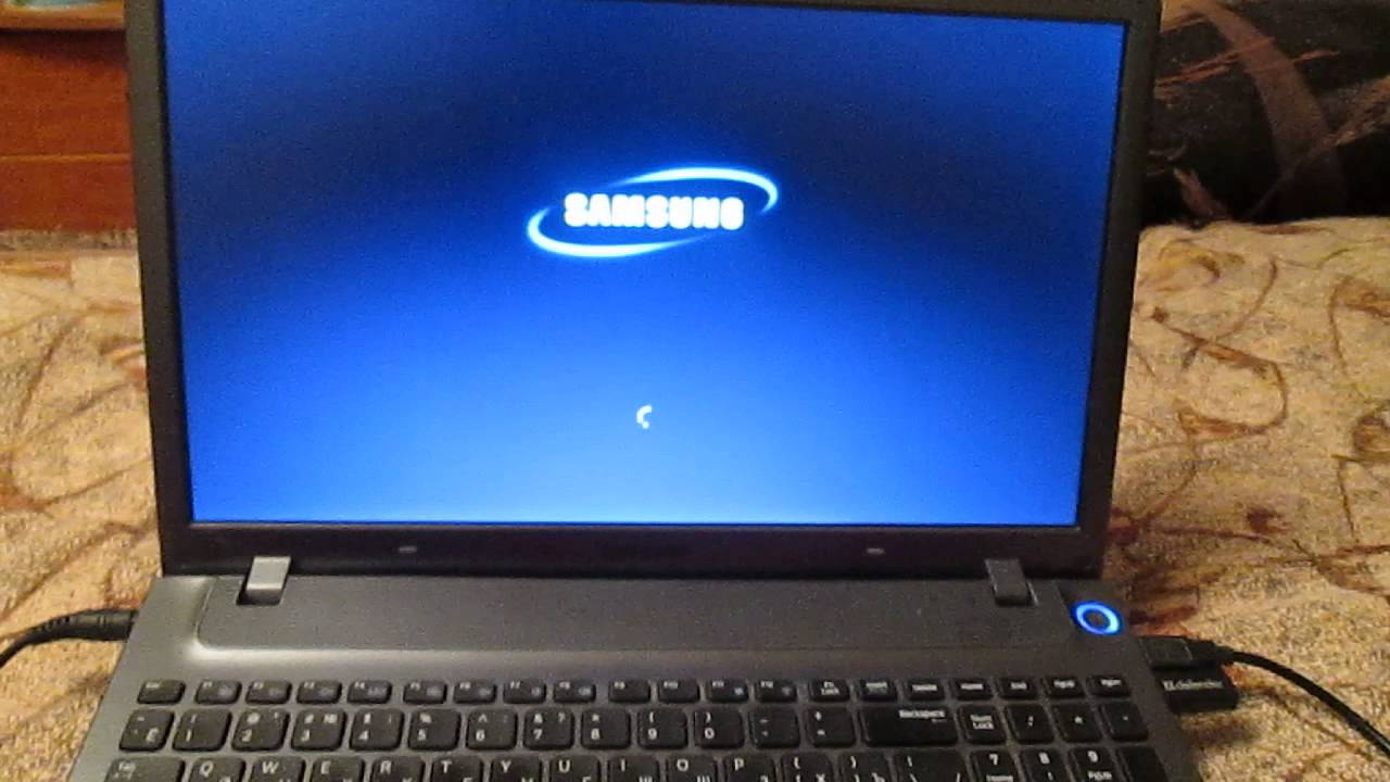 Почему ноут выключился. Ноутбук выключается. Ноутбук выключенный. Ноутбук сам выключается. Вырубился ноутбук.