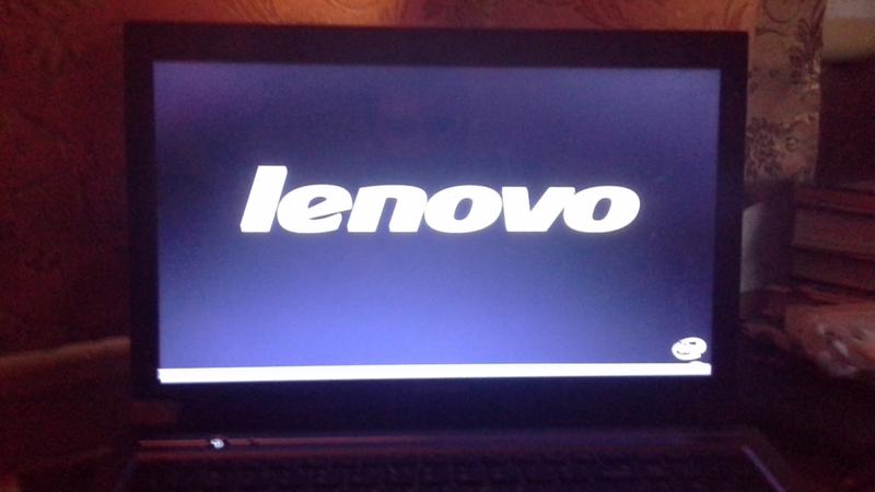 Ноутбук не включается заставка. Ноутбук леново не загружается. Леново включение. Ноутбук Lenovo не загружается. Ноутбук перезагружается на логотипе.