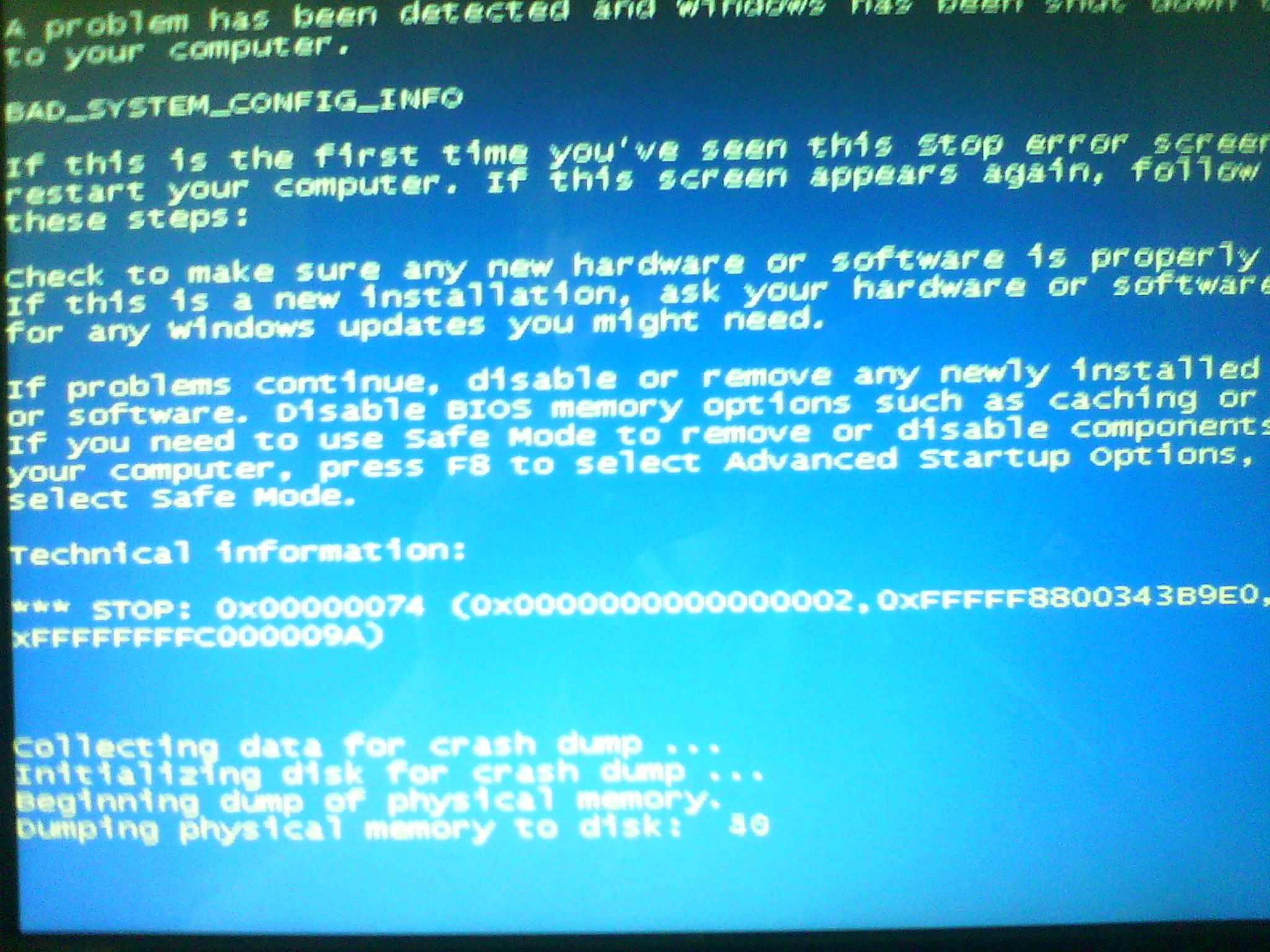 Почему ноут выключился. Синий экран stop 0=00000050. Нотбуквыключается перегрев. Компьютер выключается. Ноутбук включается и выключается через несколько секунд.