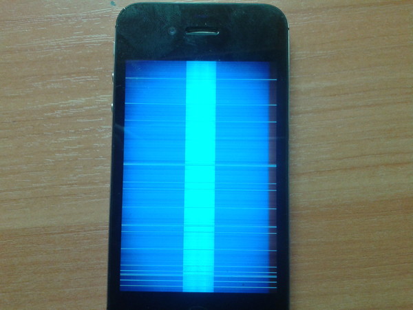 Экран телефона стал белым что делать. Полосы на экране телефона. Полосы на дисплее смартфона. Полосы на экране айфона. Gjkjcrb YF 'RHDYT.