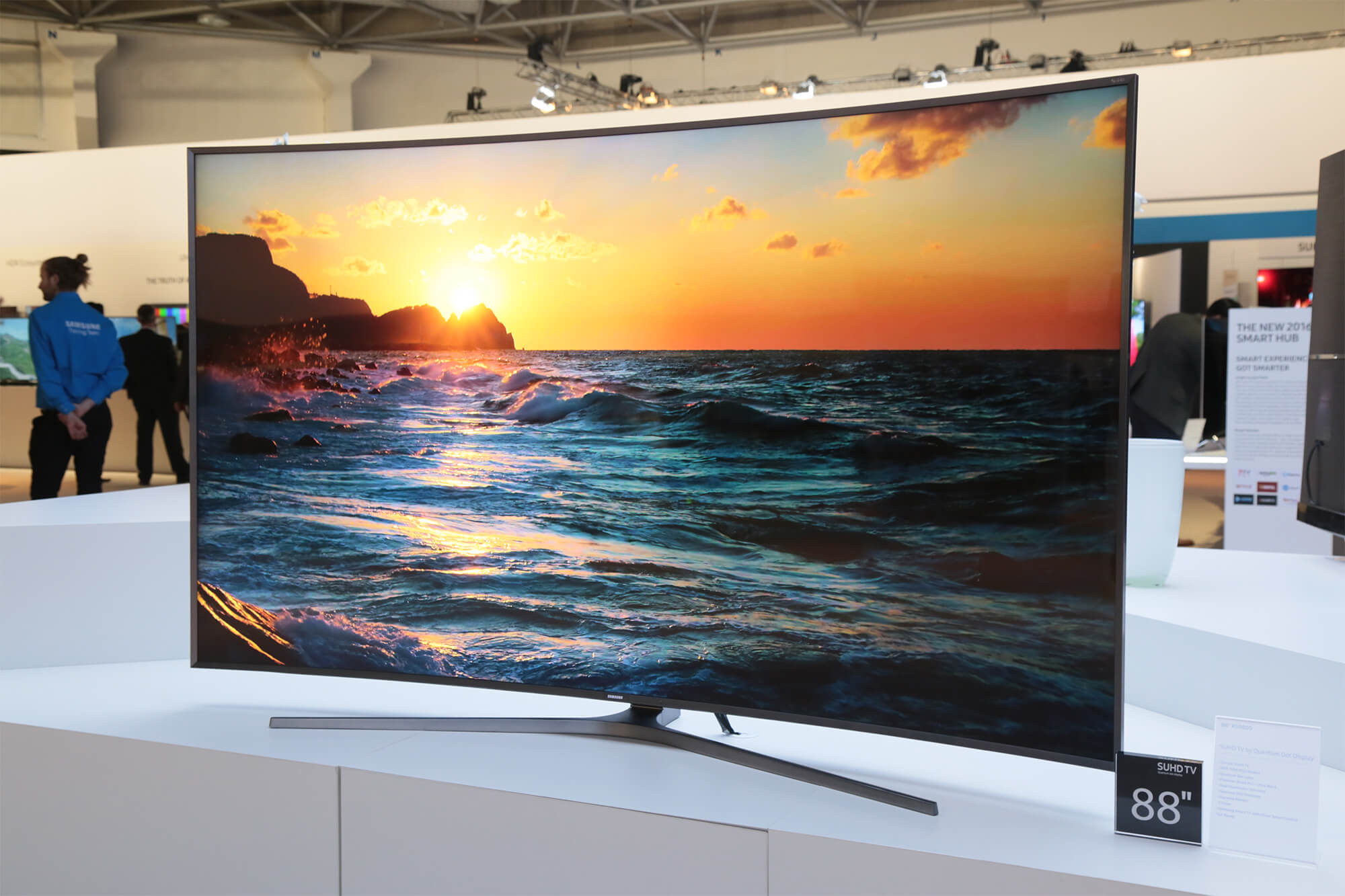 Телевизор самсунг tizen. Samsung Smart TV 2016. Телевизор самсунг 2016. 88" Samsung ue88ks9800. Телевизор самсунг 2015 года.