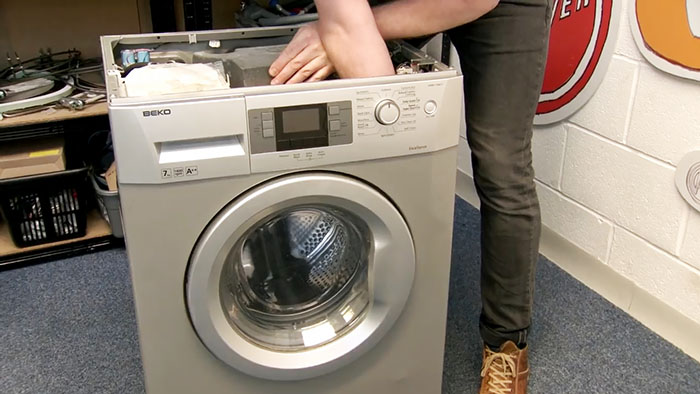 4 способа открыть дверцу стиральной машинки если ее заклинило